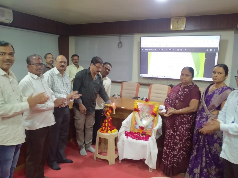 बँकेचे कायम लिपिक कर्मचारी यांना बँकेच्या दैनंदिन कामकाजामध्ये येणाऱ्या अडचणी व त्यावरील उपाय